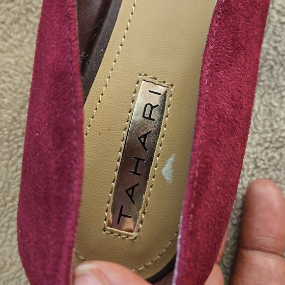 Tahari Venice Maroon Ballerina Flats with Golden Buckle Size 8M - Picture 5 of 8